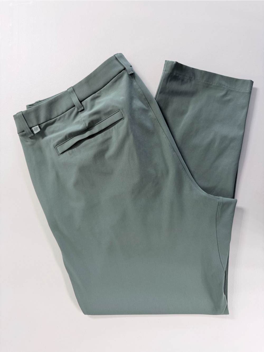 lululemon athletica Men's Chinos in Sage Green